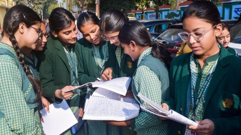 CBSE का बड़ा फैसला, अगले साल से 2 बार होंगी 10वीं बोर्ड परीक्षा, पहली बार फरवरी तो दूसरी बार मई में एग्जाम