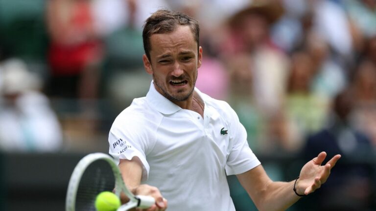 Day 1 Live: Bonzi’s early trouble to Medvedev, Alcaraz vs Fognini underway