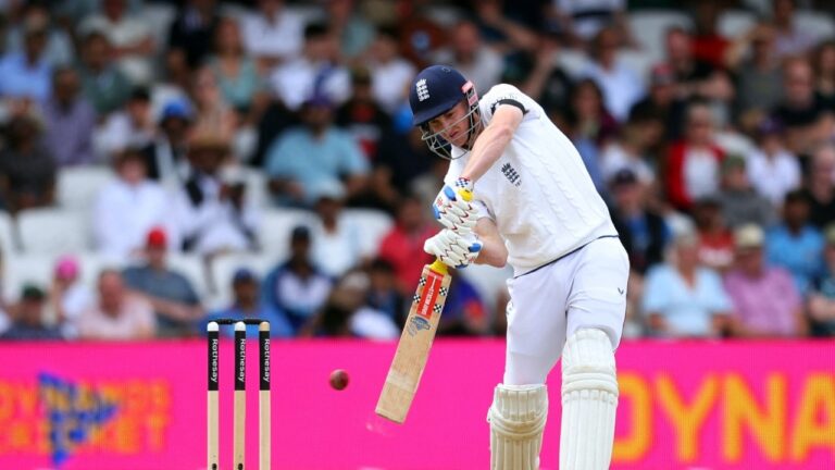 Day 3 Live: India eye wickets with 2nd new ball after lunch
